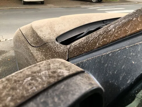 Ciel orangé : du sable du Sahara en France
